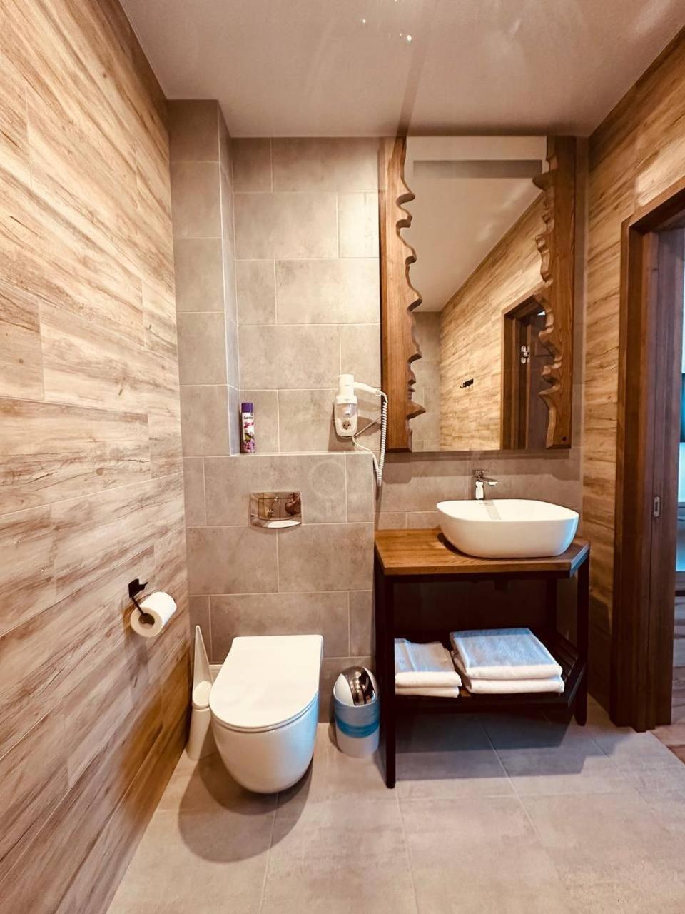 Фільварок Кмитів Hotel Velyki Kosharishcha Exterior foto
